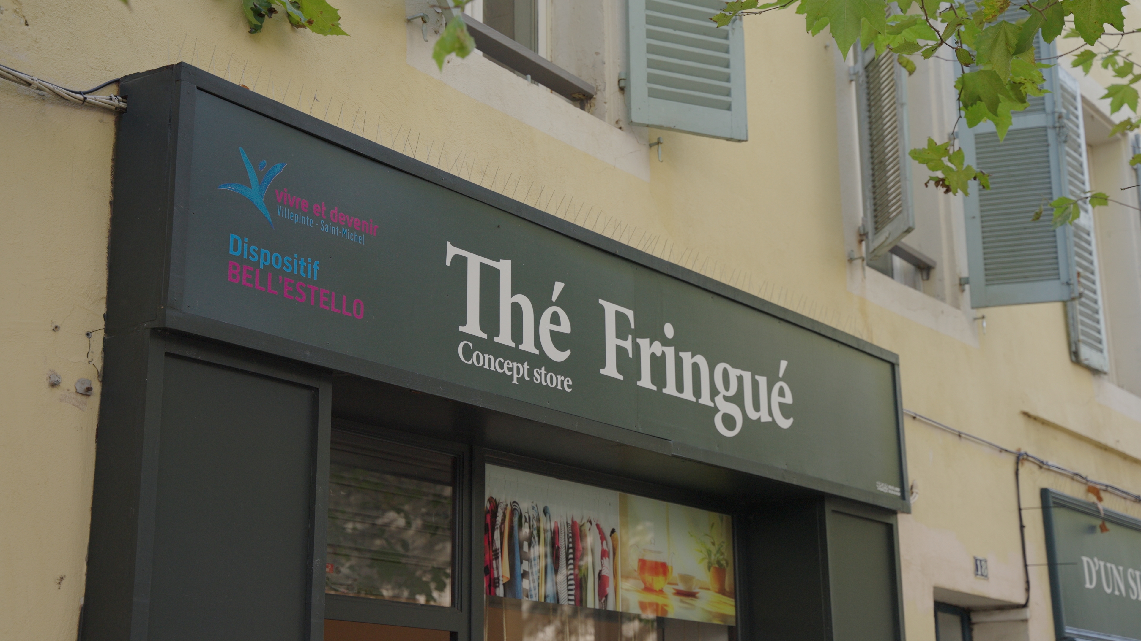 Devanture de la boutique Thé Fringué au centre-ville d'Hyères